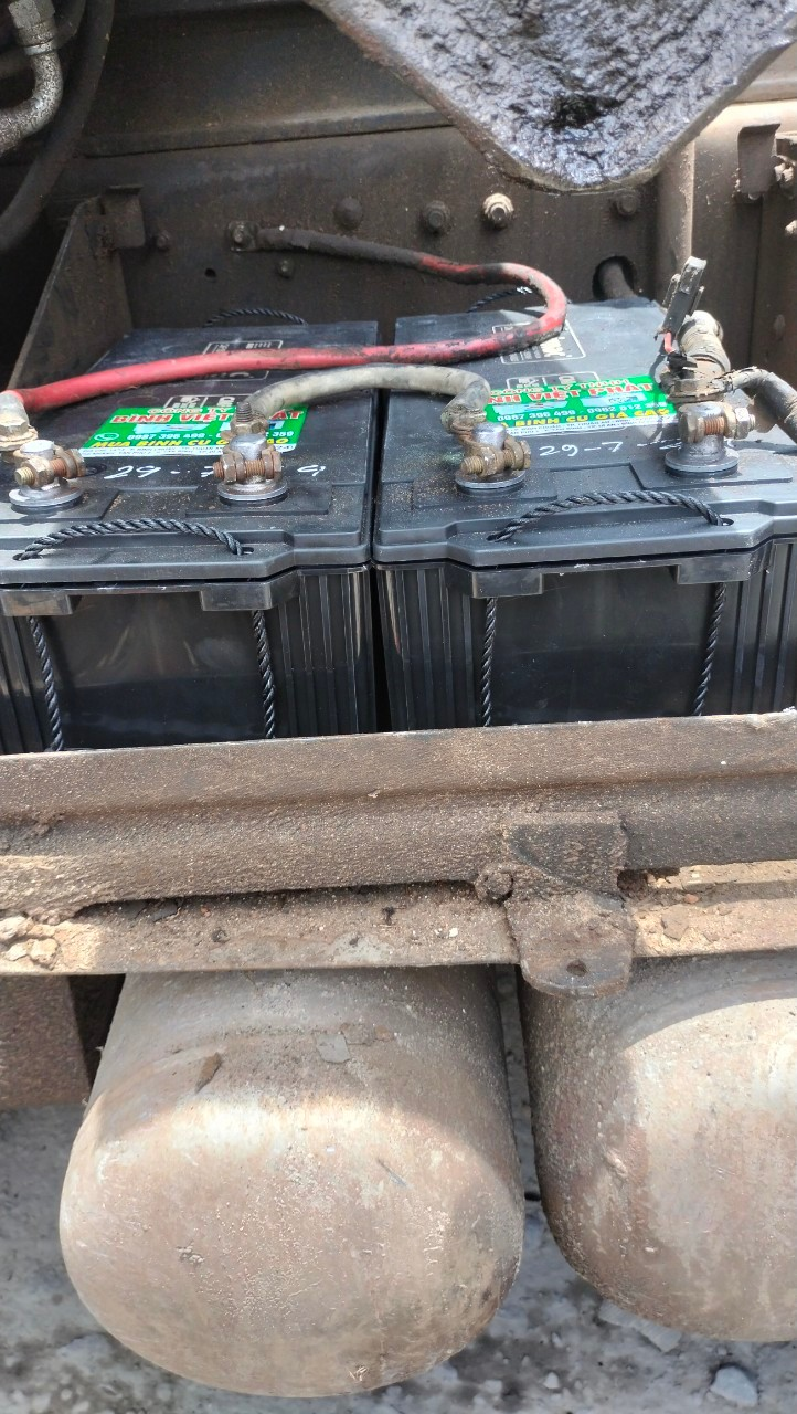 ac-quy-enimac-cmf-n150-12v-150ah-dung-cho-xe-container